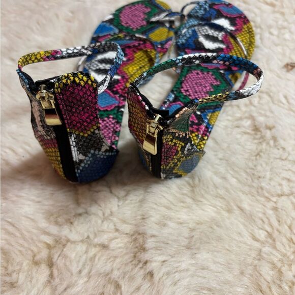 Liliana Colorful Snake Sandals Sleek Strappy Design - Picture 9 of 9